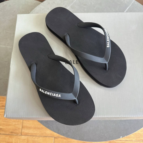 Шлепанцы Balenciaga черного цвета