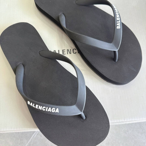 Шлепанцы Balenciaga черного цвета