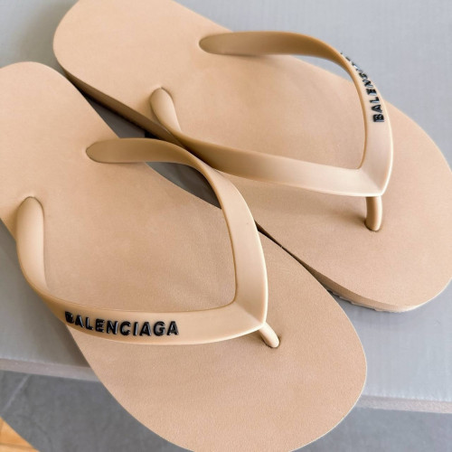 Шлепанцы Balenciaga бежевого цвета