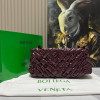 Сумка Bottega Veneta бордового цвета