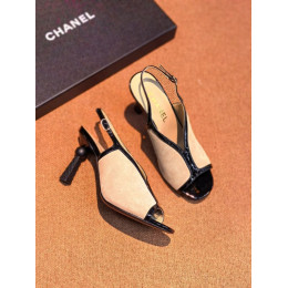 Босоножки Chanel бежевого цвета