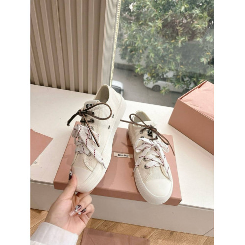 Кеды Miu Miu бежевого цвета