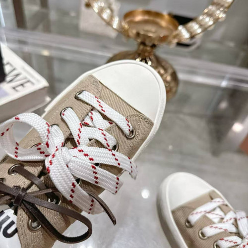 Кеды Miu Miu бежевого цвета