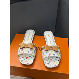 Шлепанцы Louis Vuitton белого цвета