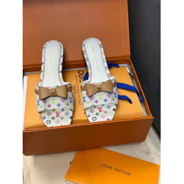 Шлепанцы Louis Vuitton белого цвета