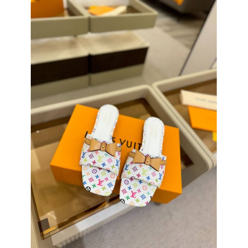 Шлепанцы Louis Vuitton белого цвета