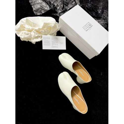 Мюли Maison Margiela белого цвета
