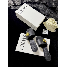 Сабо Loewe красного цвета