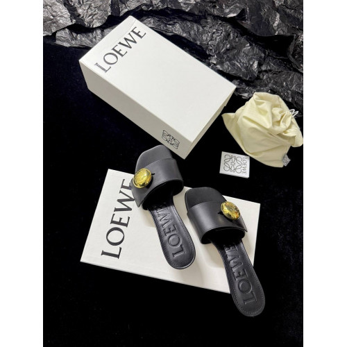Сабо Loewe красного цвета