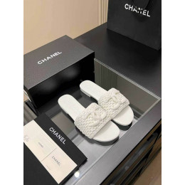 Шлепанцы Chanel белого цвета