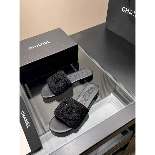 Шлепанцы Chanel черного цвета