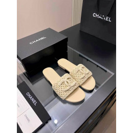 Шлепанцы Chanel бежевого цвета