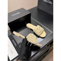 Шлепанцы Chanel бежевого цвета
