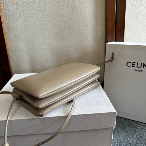 Сумка Celine бежевого цвета