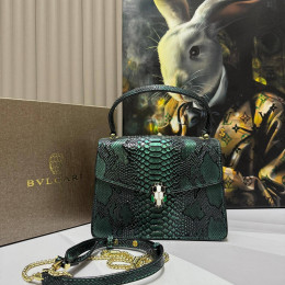 Сумка Bvlgari зеленого цвета