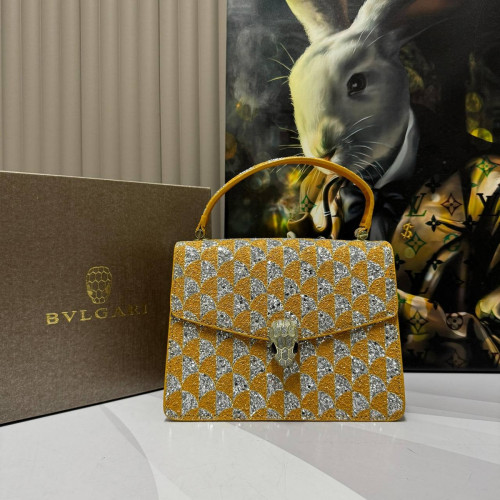 Сумка Bvlgari оранжевого цвета