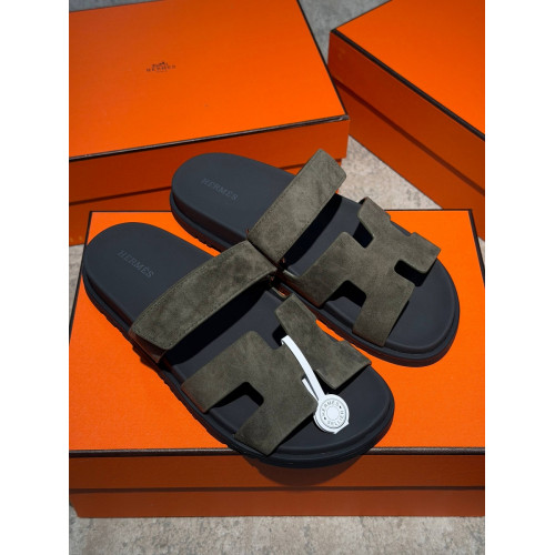 Шлепанцы Hermes зеленого цвета