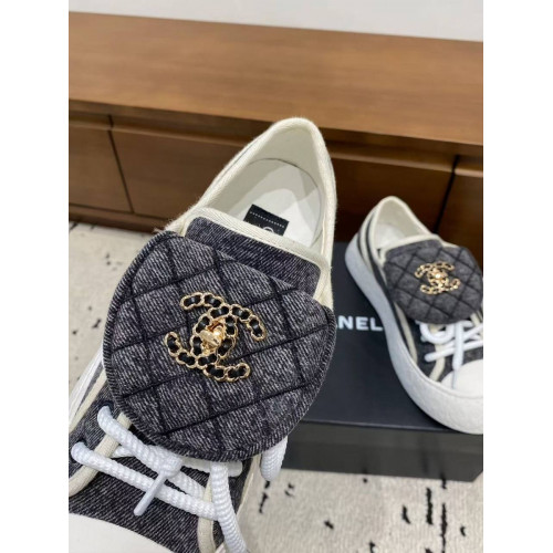 Кеды Chanel серого цвета
