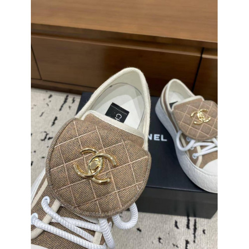 Кеды Chanel бежевого цвета