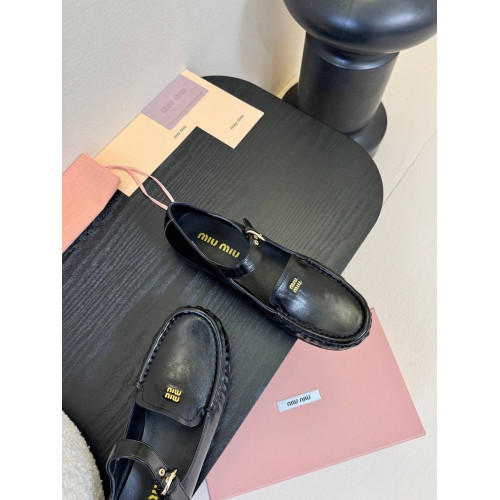 Лоферы Miu Miu черного цвета