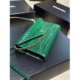 Сумка Chanel зеленого цвета