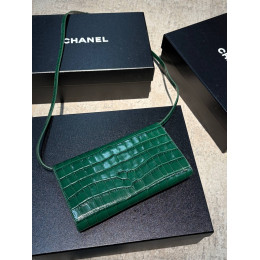 Сумка Chanel зеленого цвета