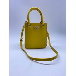Сумка Prada желтого цвета