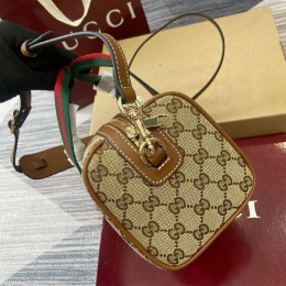 Сумка Gucci бежевого цвета