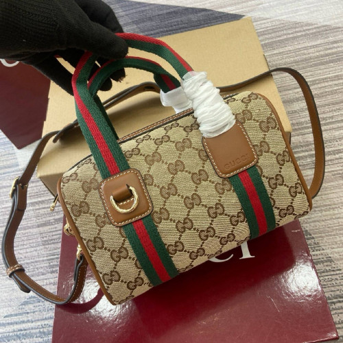 Сумка Gucci бежевого цвета