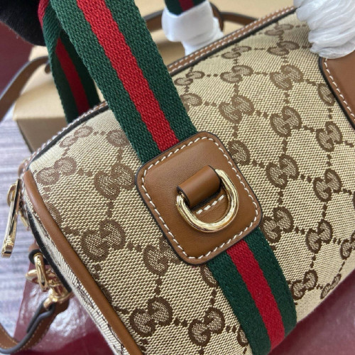 Сумка Gucci бежевого цвета