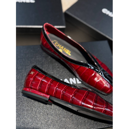Балетки Chanel красного цвета