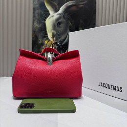 Сумка Jacquemus красного цвета
