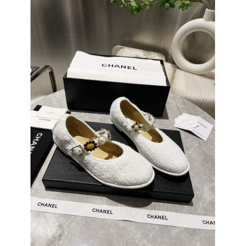 Балетки Chanel белого цвета