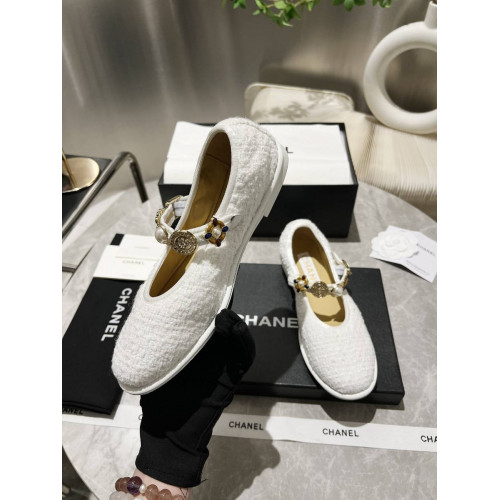 Балетки Chanel белого цвета