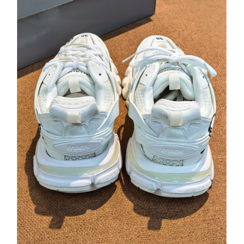 Кроссовки Balenciaga белого цвета