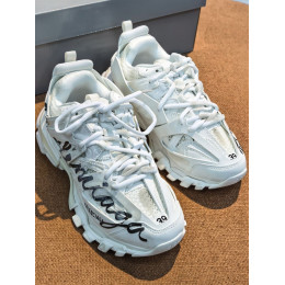 Кроссовки Balenciaga белого цвета