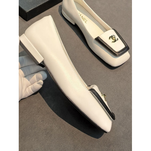 Балетки Chanel белого цвета