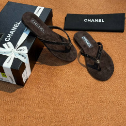 Шлепанцы Chanel коричневого цвета