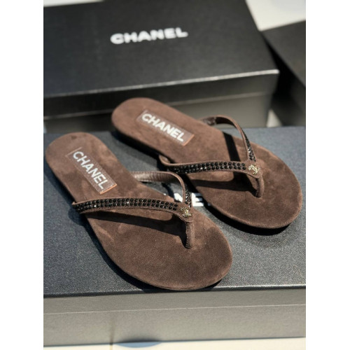 Шлепанцы Chanel коричневого цвета