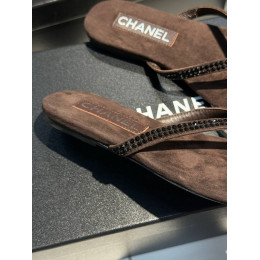 Шлепанцы Chanel коричневого цвета