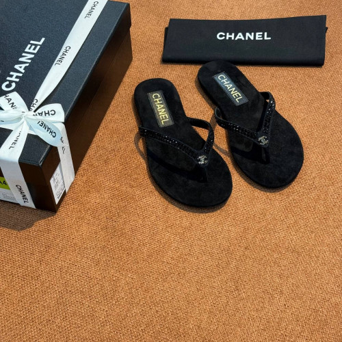 Шлепанцы Chanel черного цвета