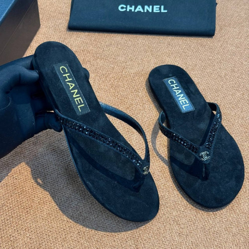 Шлепанцы Chanel черного цвета