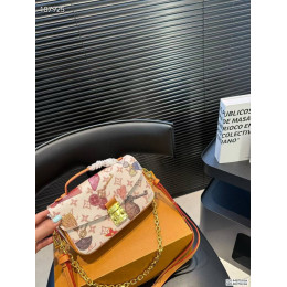 Сумка Louis Vuitton бежевого цвета
