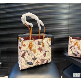 Сумка Louis Vuitton бежевого цвета