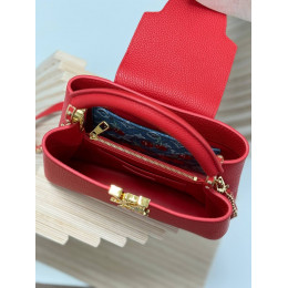 Сумка Louis Vuitton красного цвета