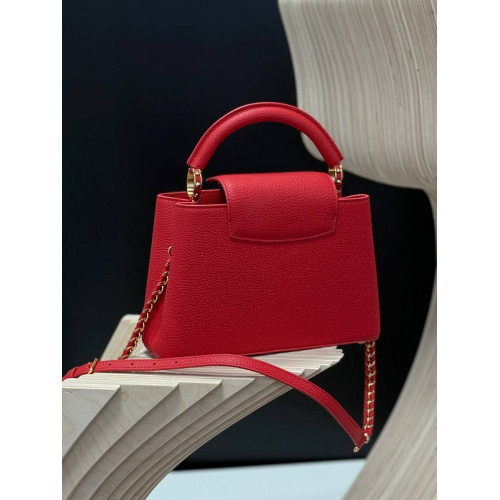 Сумка Louis Vuitton красного цвета