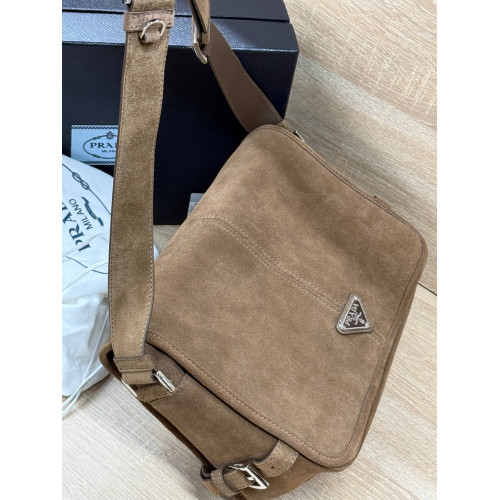 Сумка Prada бежевого цвета