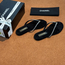 Шлепанцы Chanel черного цвета
