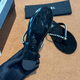 Шлепанцы Chanel черного цвета