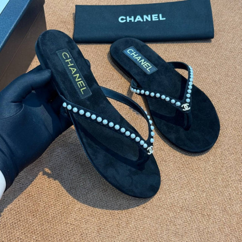 Шлепанцы Chanel черного цвета